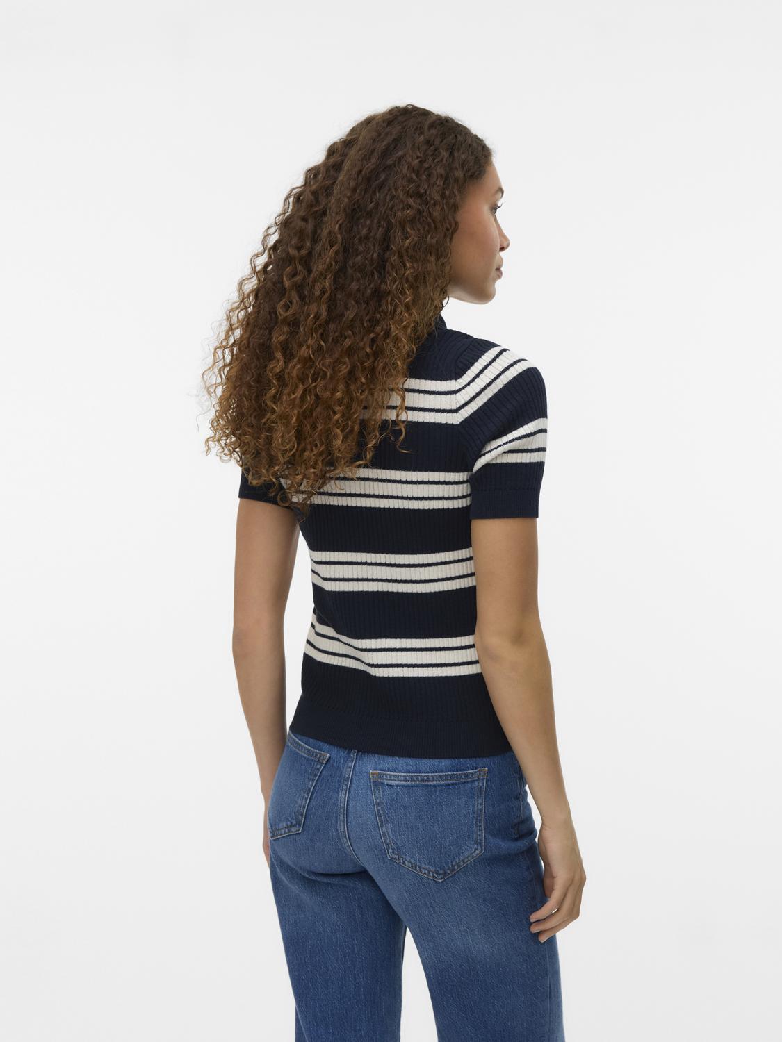 model_shot-back
